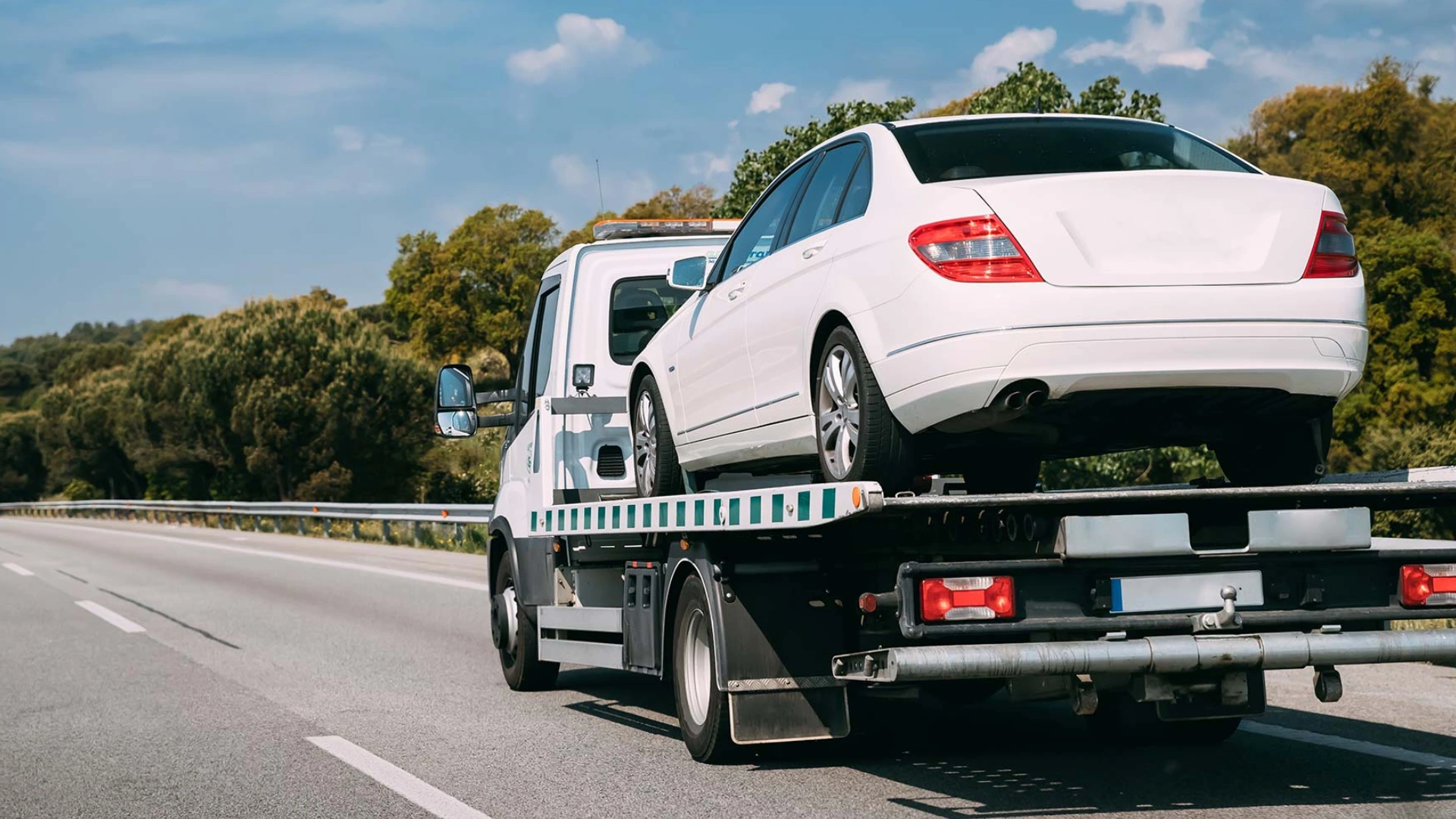 Flatbed towing Service