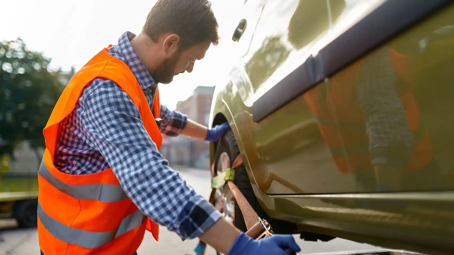 Choose Texans Crown Towing for Flat Tire Service in Austin