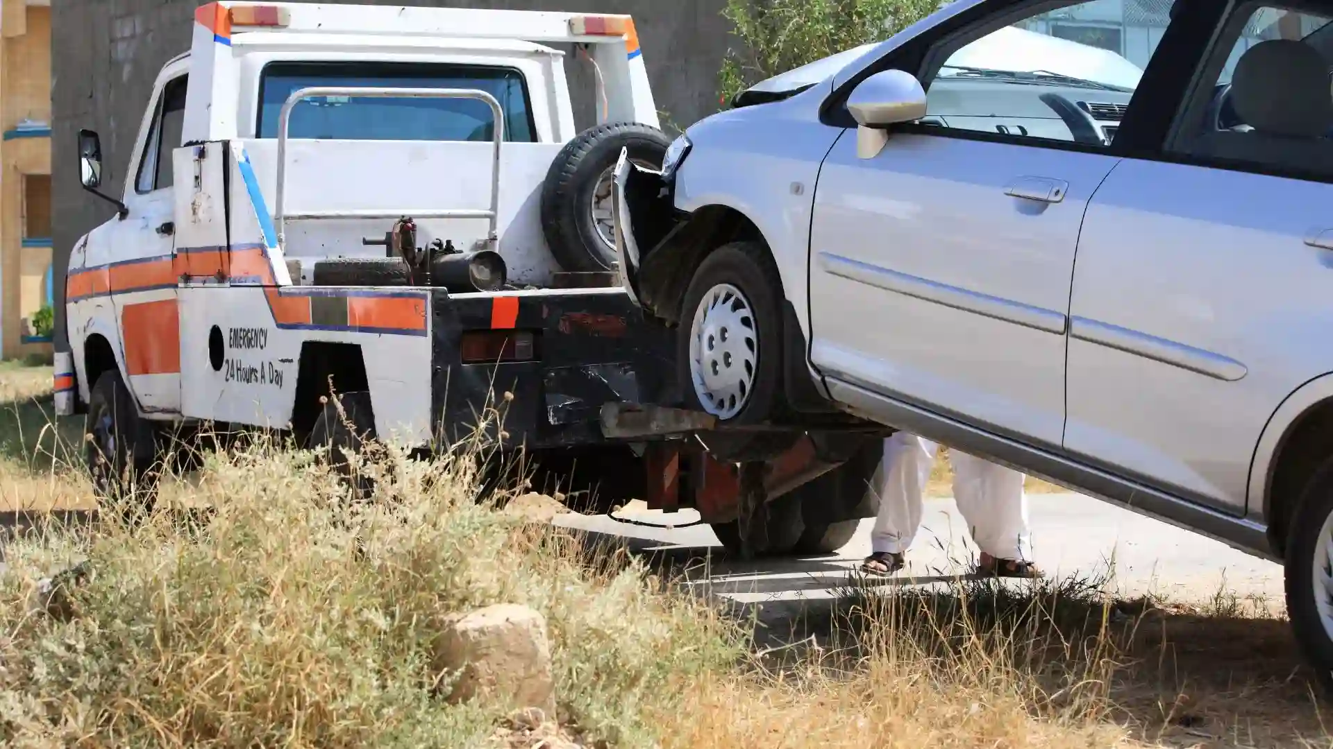 Choose Texans Crown Towing for Flat Tire Service in Metairie