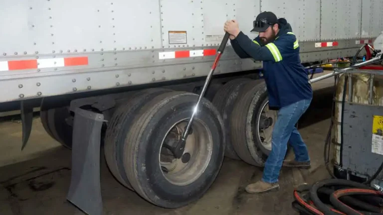 heavy equipment tire rpair services In Metairie