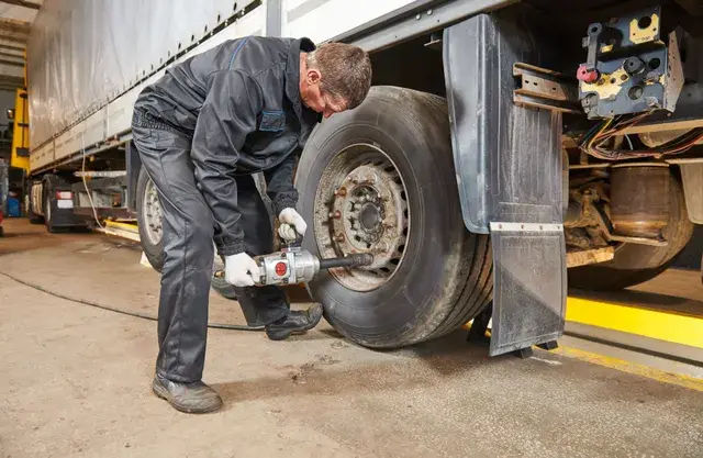 large vehicle tire change servcies in Houston