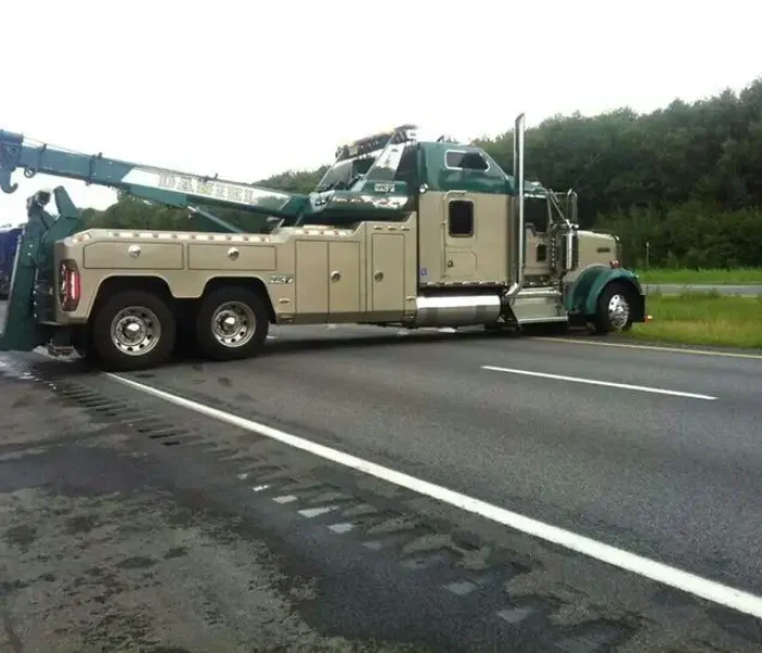 Semi Truck Towing in Laredo