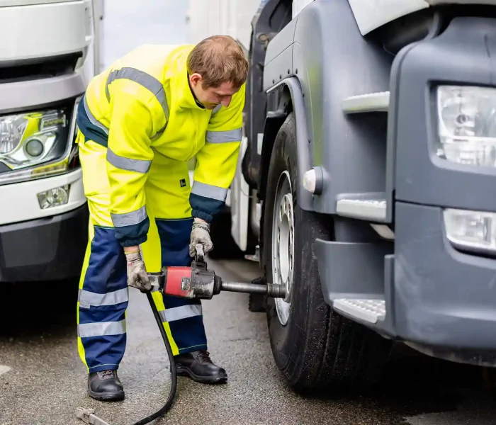 Heavy Duty Tire Change In Sugar Land Get Back On The Road Fast